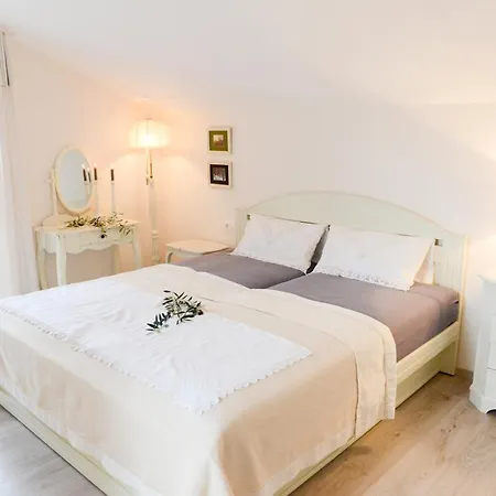 Domizil Opatija A&n, Mit Pool, Wohlfuehloase Mit Meerblick Vakantiehuis