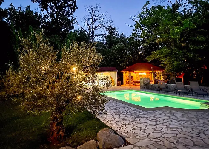 Domizil Opatija A&n, Mit Pool, Wohlfuehloase Zum Geniessen بيت للعطل Poljane
